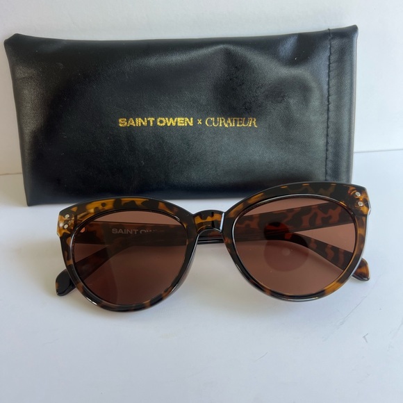 Saint Owen and Curateur Wylde
Tortoiseshell Sunglasses - Picture 1 of 6
